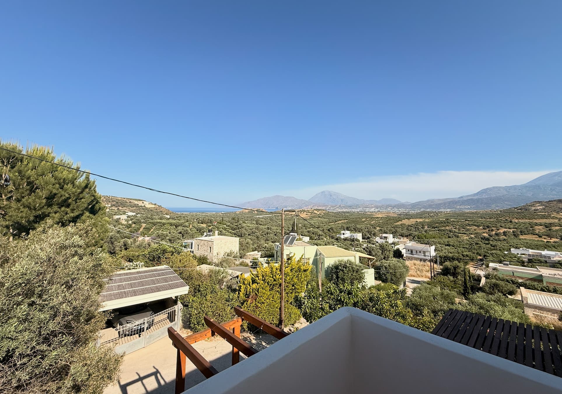 Terrasse extérieure ouverte sur le paysage